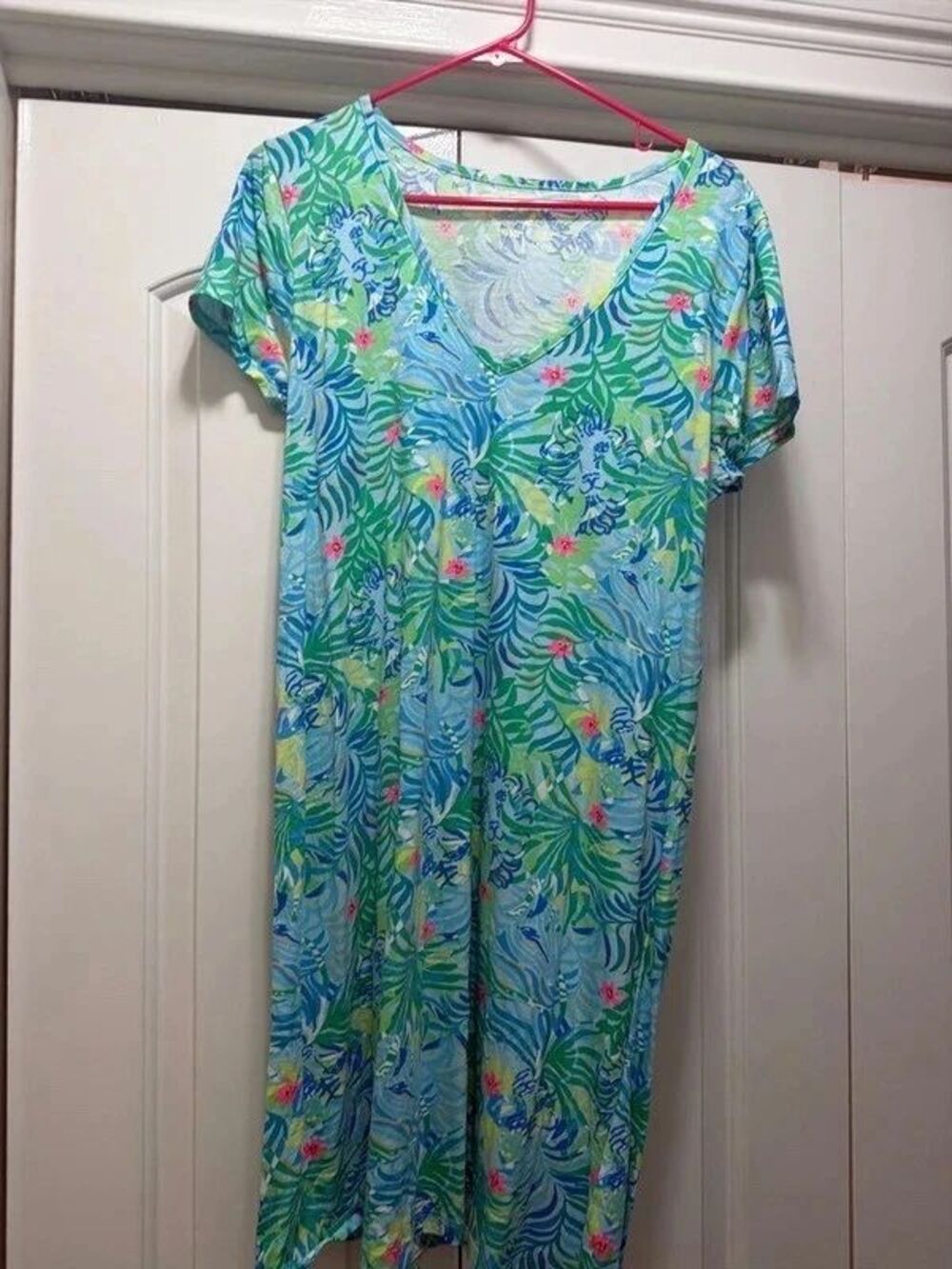 Lilly Pulitzer Tropical Tiger Print V-Neck T-Shirt Dress Blue Green Pink